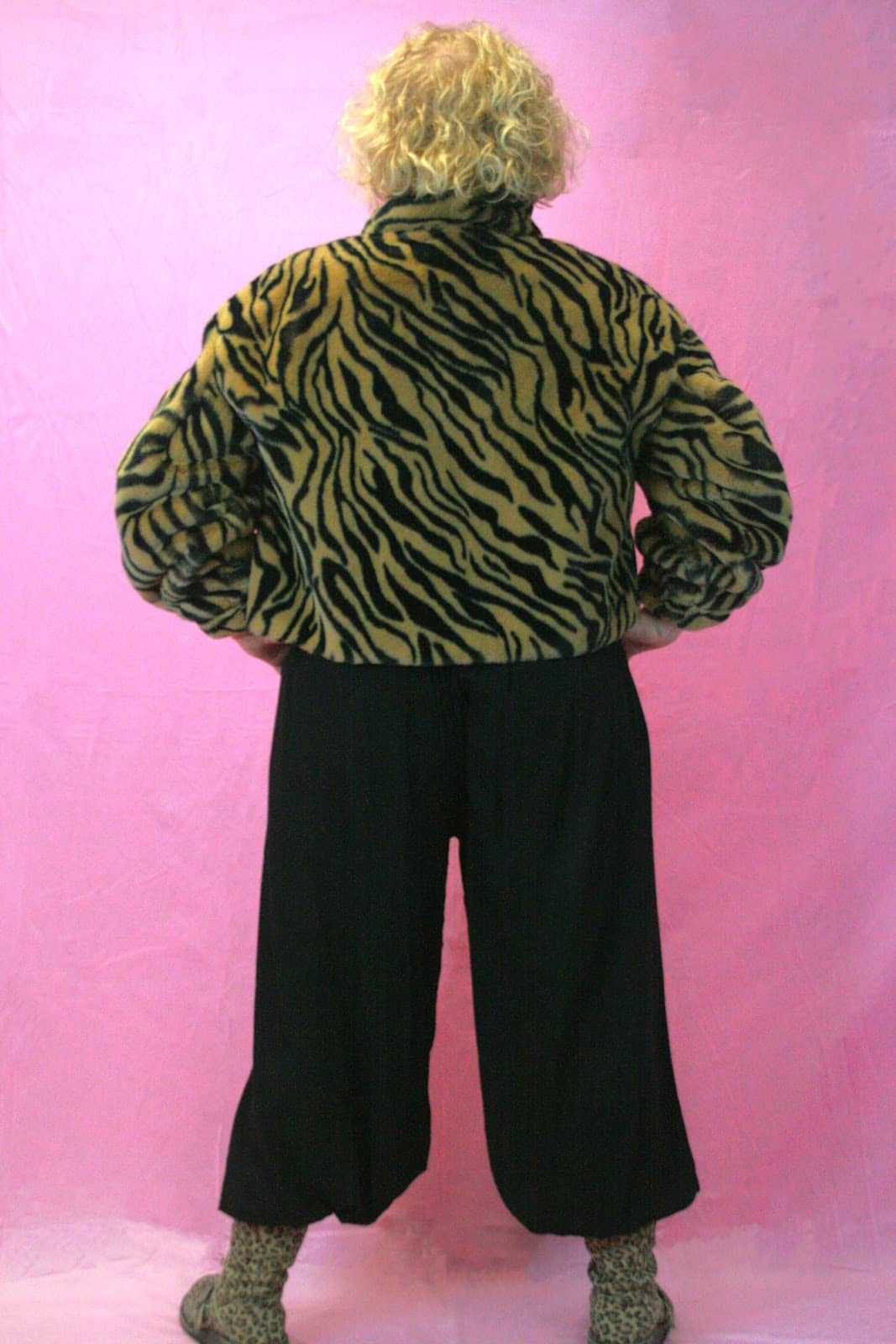 Jayley, Short Faux Fur Tiger Print Jacket - Image 3