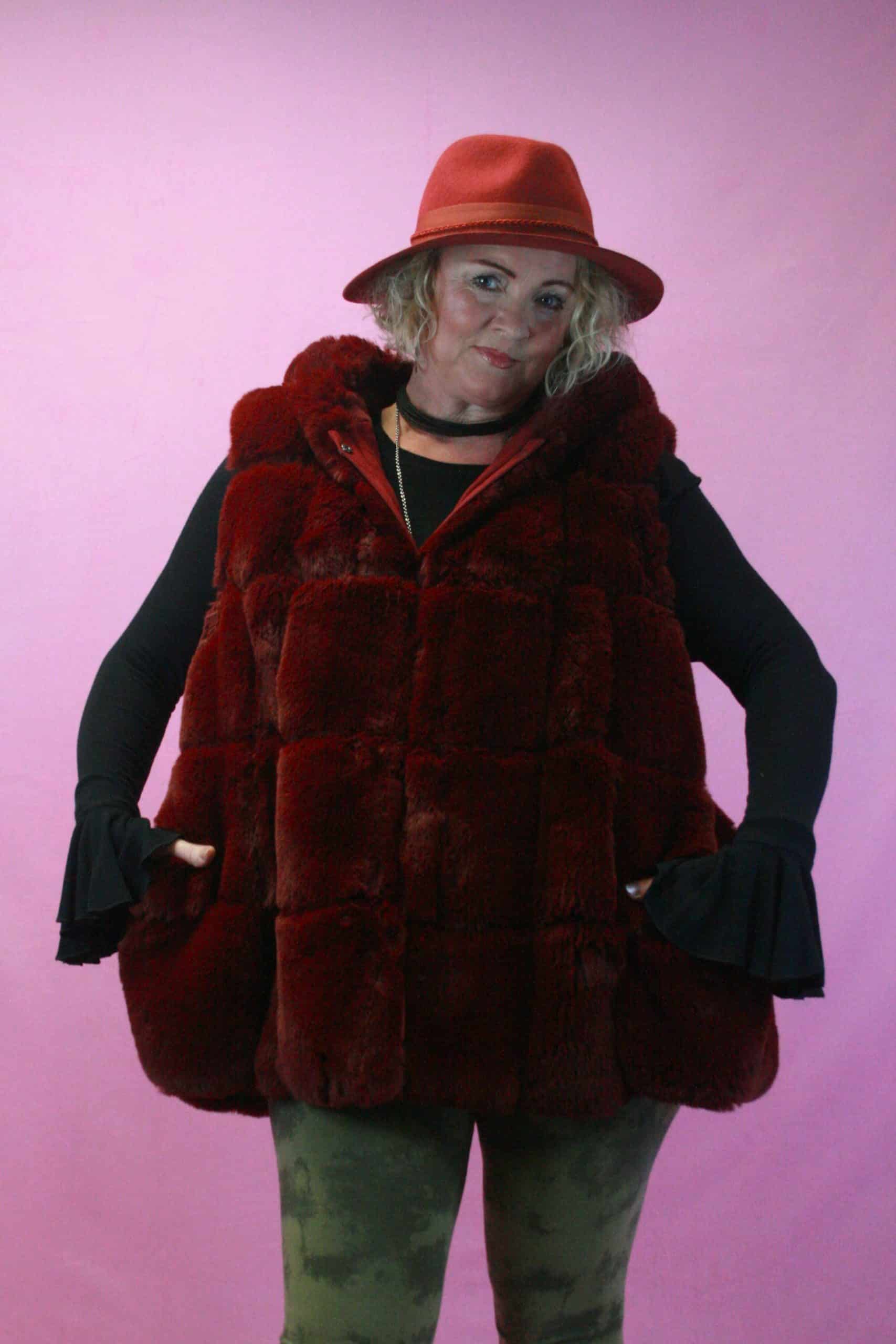 Jayley Luxury Red Faux Fur Hooded Gilet O/S - Image 4